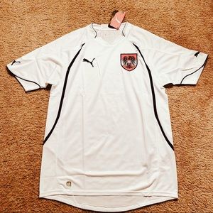 Authentic Austria Away